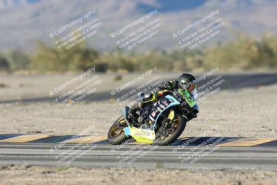 media/Dec-07-2025-CVMA (Sun) [[3e7d2de5dc]]/Race 18-Formula Twins-Formula 40 UL/